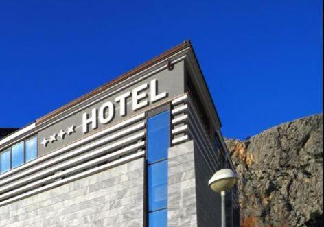 Hotel Diadem Omis Exterior photo