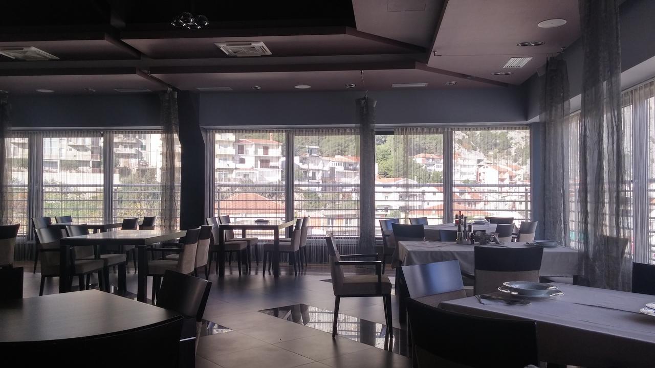 Hotel Diadem Omis Exterior photo